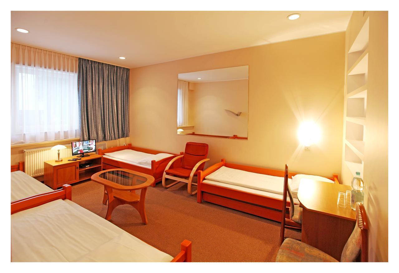 Panorama Bh Hotel Седлице Екстериор снимка