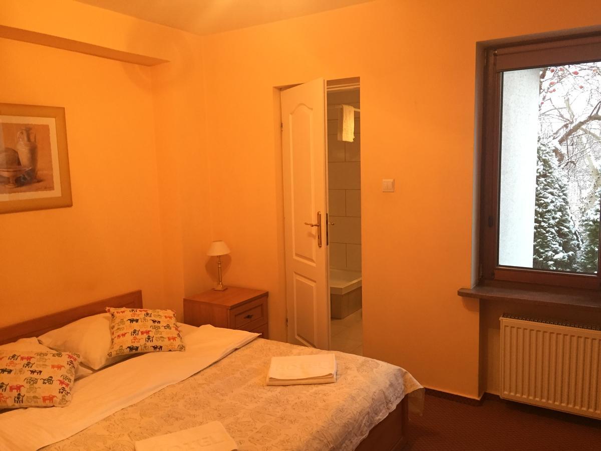 Panorama Bh Hotel Седлице Екстериор снимка